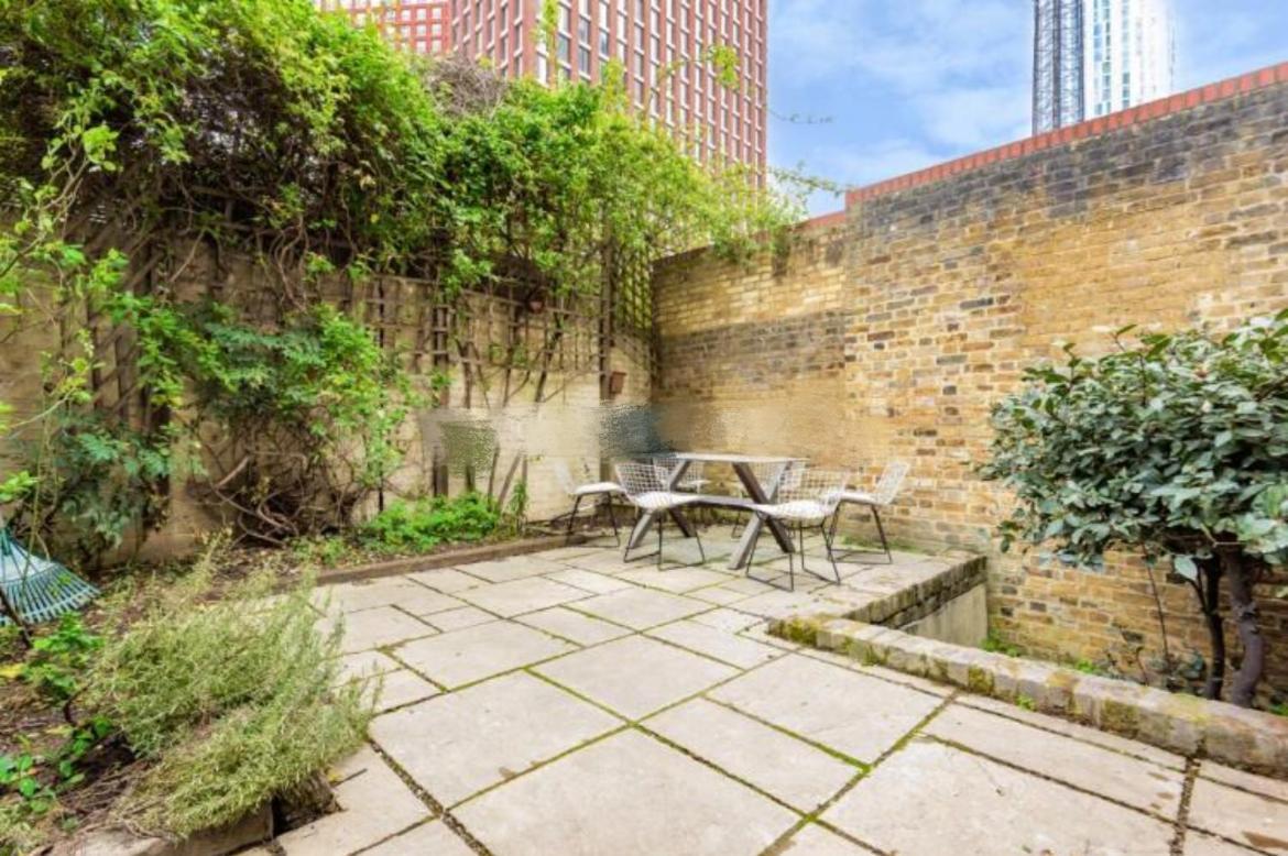 Shared Guest House 5 Mins Walk From Vauxhall And Nine Elms Station With Off-Site Parking Near Us Embassy Londres Exterior foto